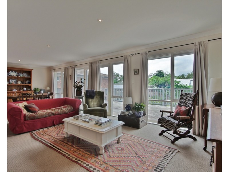 1 Boronia Road, Wentworth Falls NSW 2782