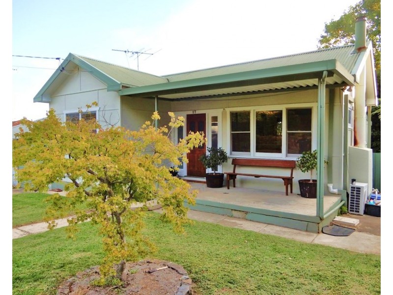 27 Bedford Road, Woodford NSW 2778