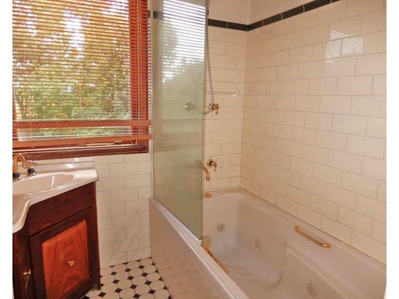 27 Bedford Road, Woodford NSW 2778