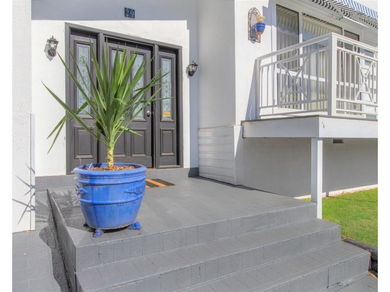 29 Bellbird Crescent, Blaxland NSW 2774