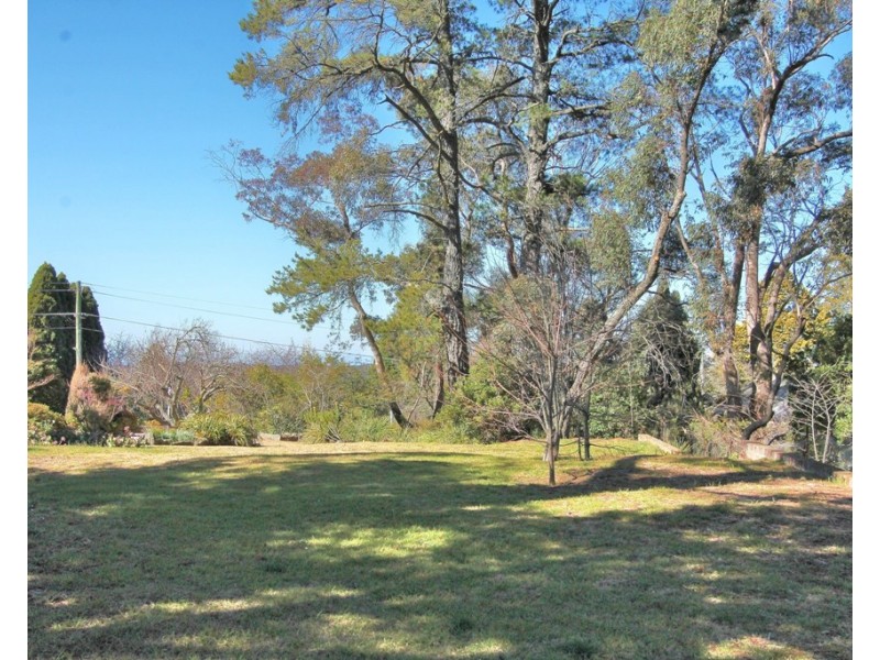 28 Blaxland Road, Wentworth Falls NSW 2782