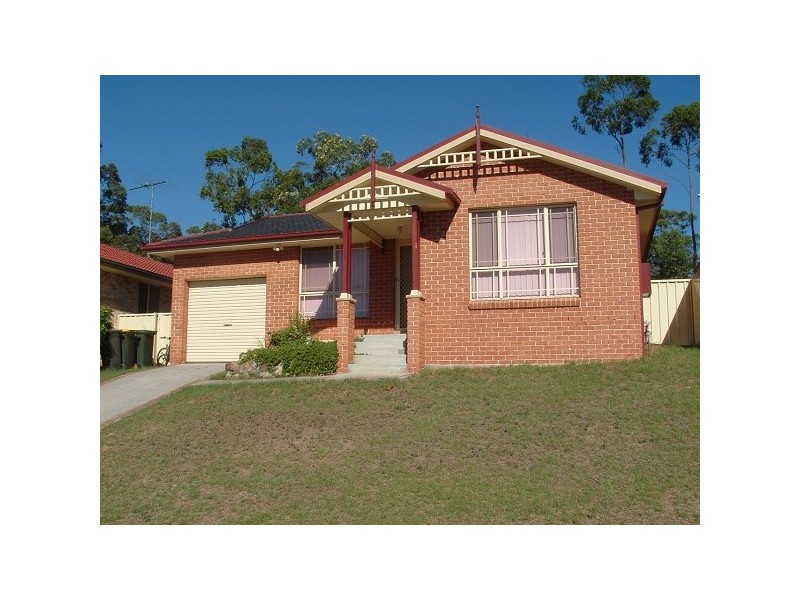 10 Meredith Crescent, St Helens Park NSW 2560