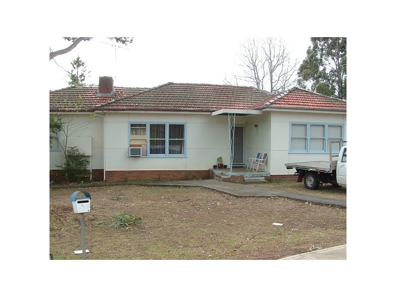 9 Chisholm Crescent, Bradbury NSW 2560