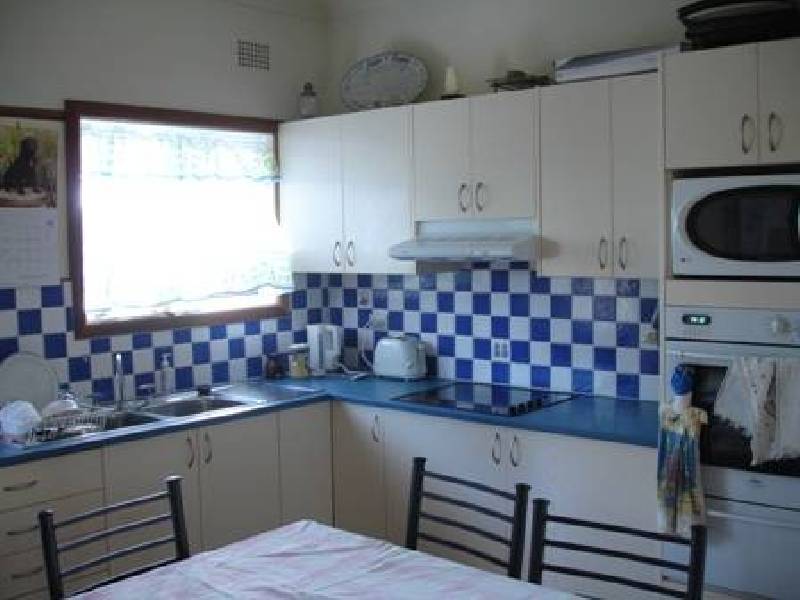 33 Grandview Drive, Campbelltown NSW 2560