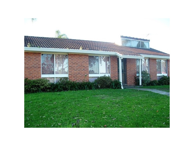 73 Potoroo Avenue, St Helens Park NSW 2560