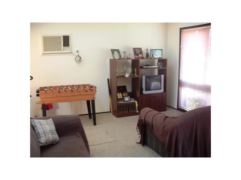 73 Potoroo Avenue, St Helens Park NSW 2560