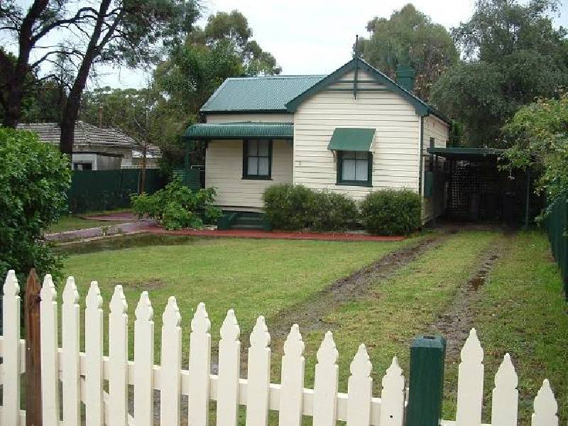28 Chamberlain Street, Campbelltown NSW 2560