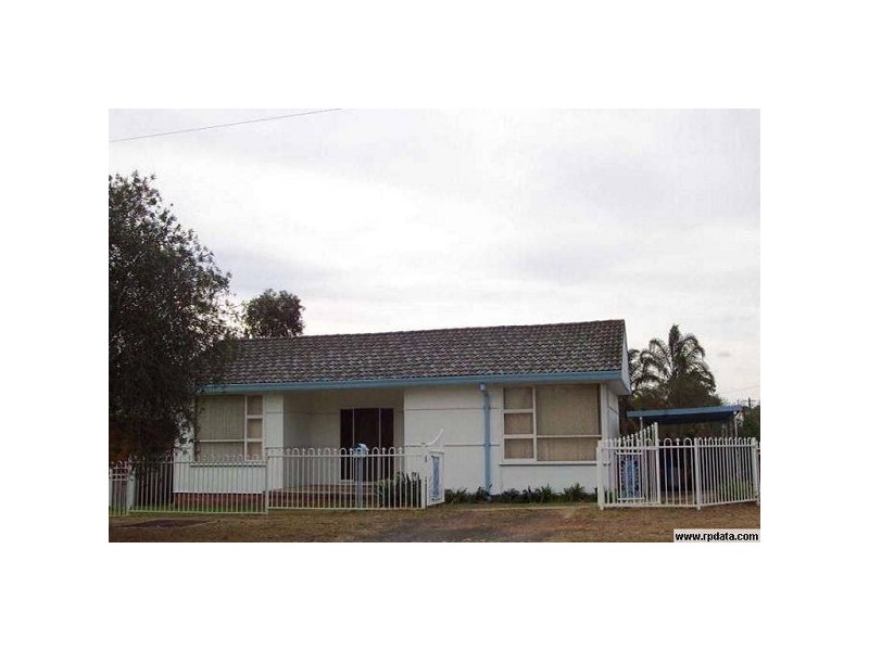 16 First Avenue, Macquarie Fields NSW 2564