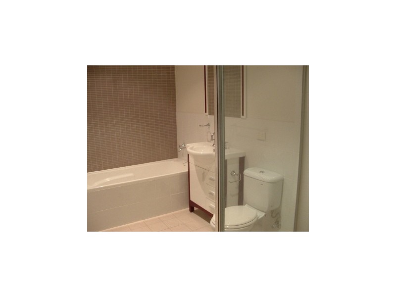 16/41 Woodhouse Drive, Ambarvale NSW 2560