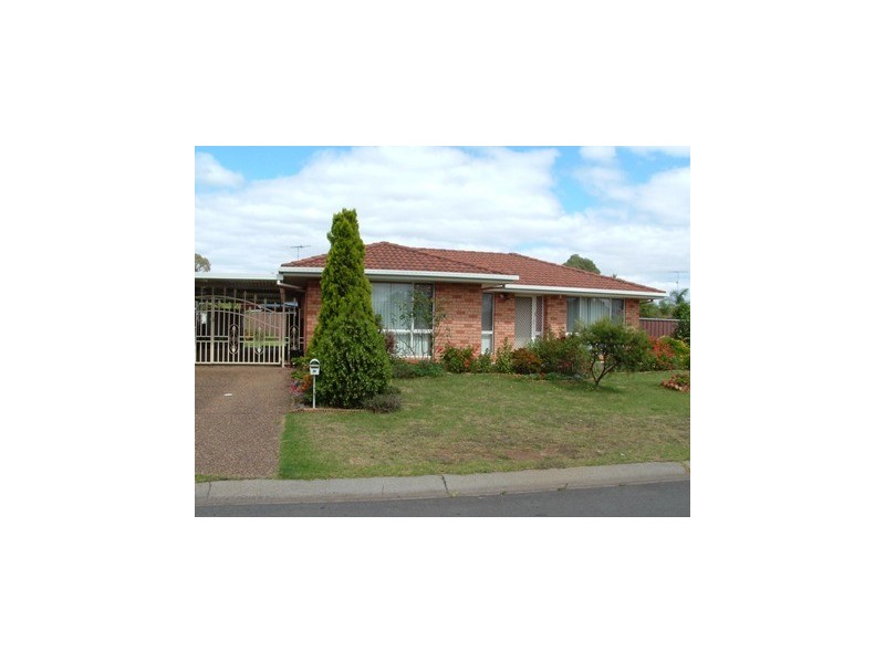 31 Bernardo Street, Rosemeadow NSW 2560