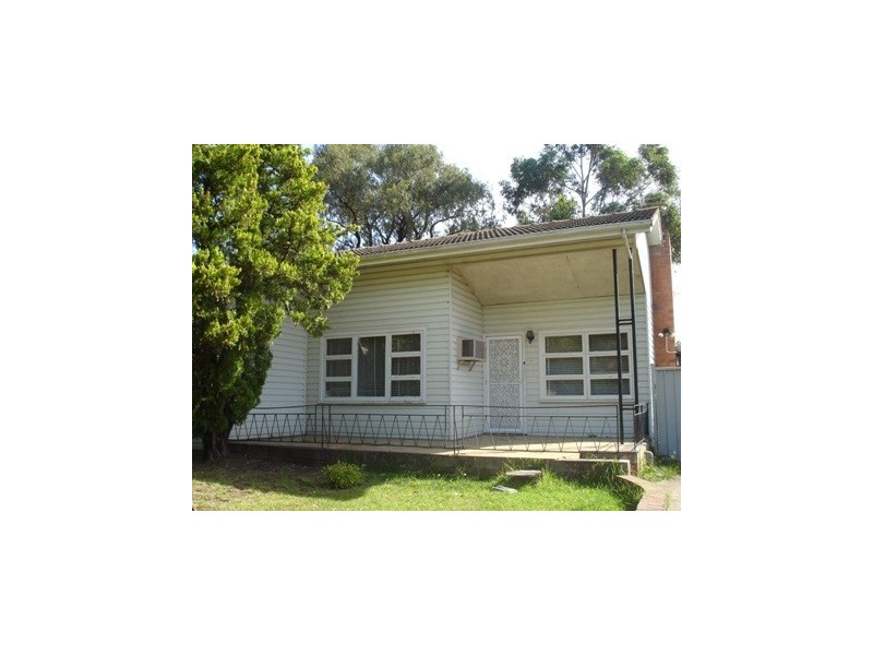 21A Tyler Street, Campbelltown NSW 2560