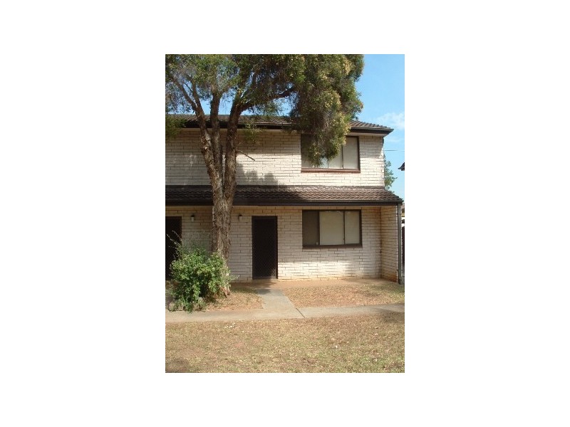 5/9-13 Surrey St, Minto NSW 2566