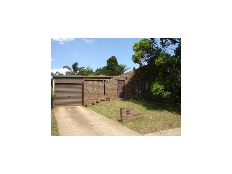 28 Cleopatra Drive, Rosemeadow NSW 2560