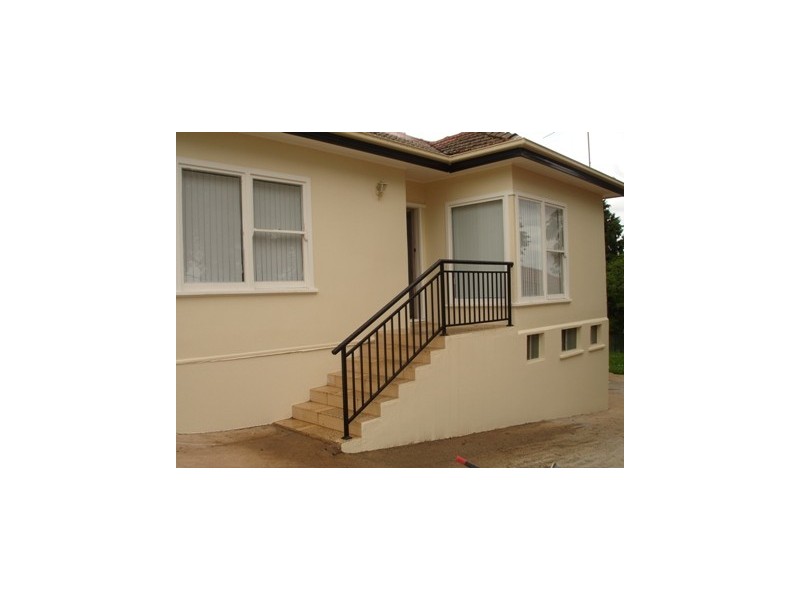 32 Hilltop Crescent, Campbelltown NSW 2560