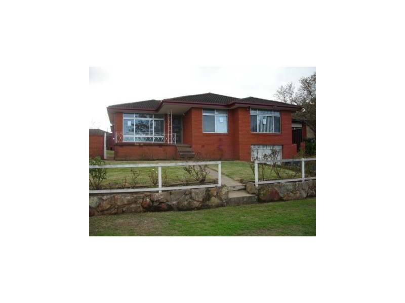 5 Murray Street, Campbelltown NSW 2560