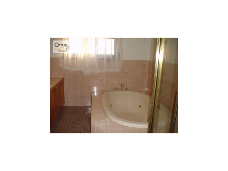 21 Clarissa Place, Ambarvale NSW 2560