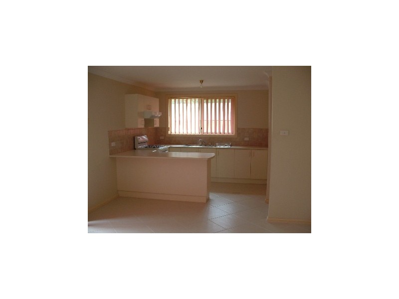 10 Meredith Cresent, St Helens Park NSW 2560