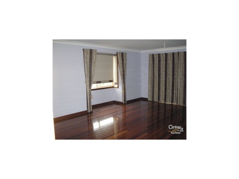 17 Nepean Towers Avenue, Glen Alpine NSW 2560