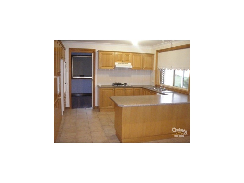 17 Nepean Towers Avenue, Glen Alpine NSW 2560