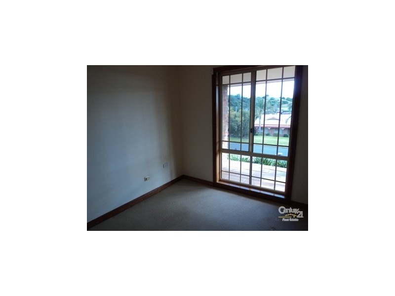 17 Nepean Towers Avenue, Glen Alpine NSW 2560