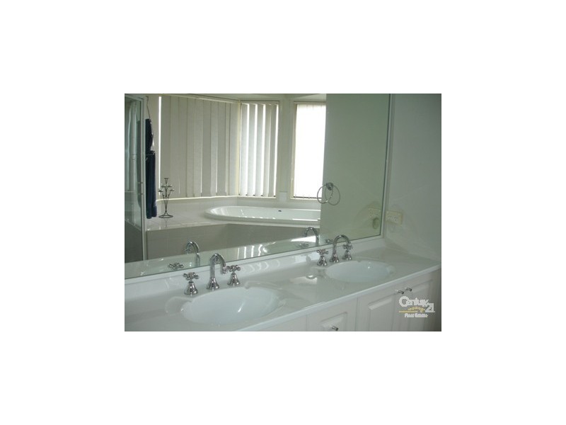 Macquarie Links NSW 2565