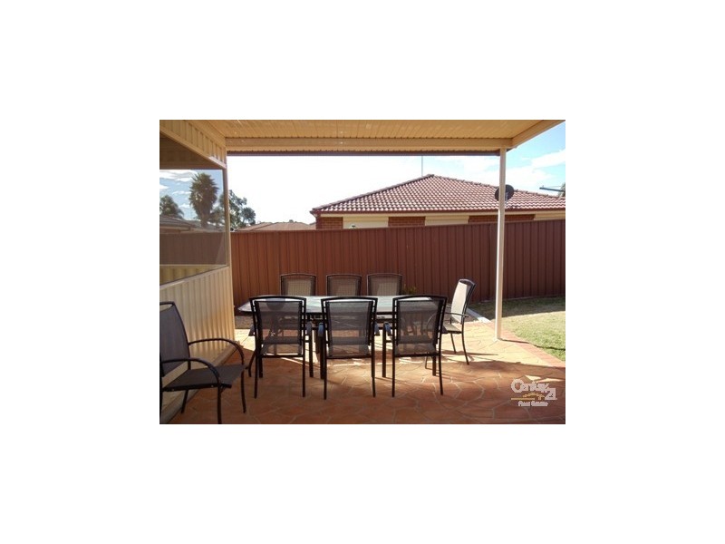 3 Leontes Close, Rosemeadow NSW 2560