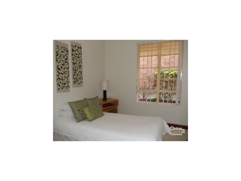 6 Lillian Street, Campbelltown NSW 2560