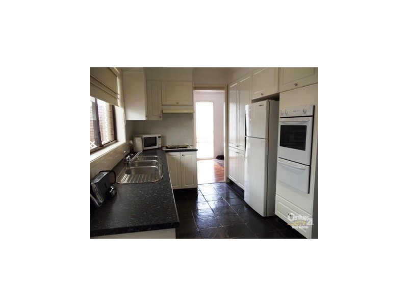 8 Trabb Place, Ambarvale NSW 2560