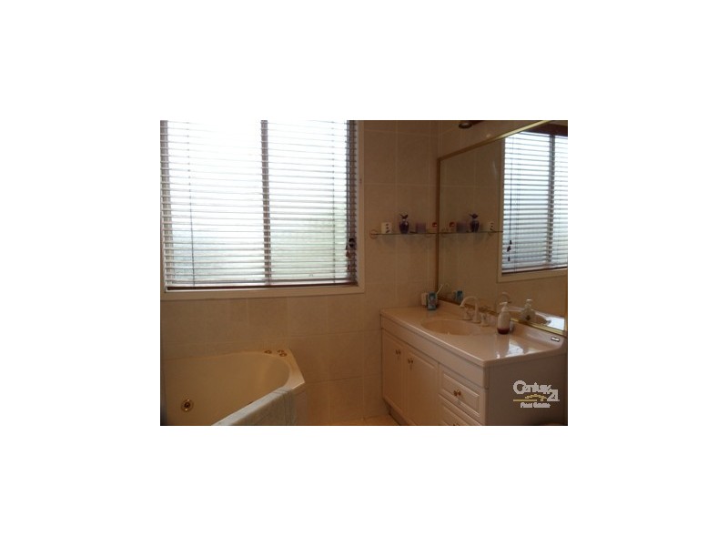 5 Edison Place, Leumeah NSW 2560