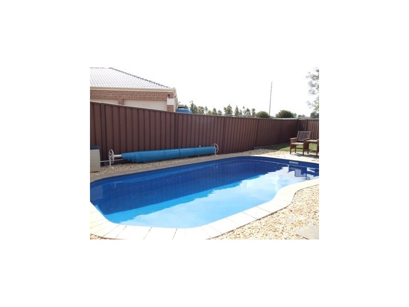 14 Collier Close, St Helens Park NSW 2560