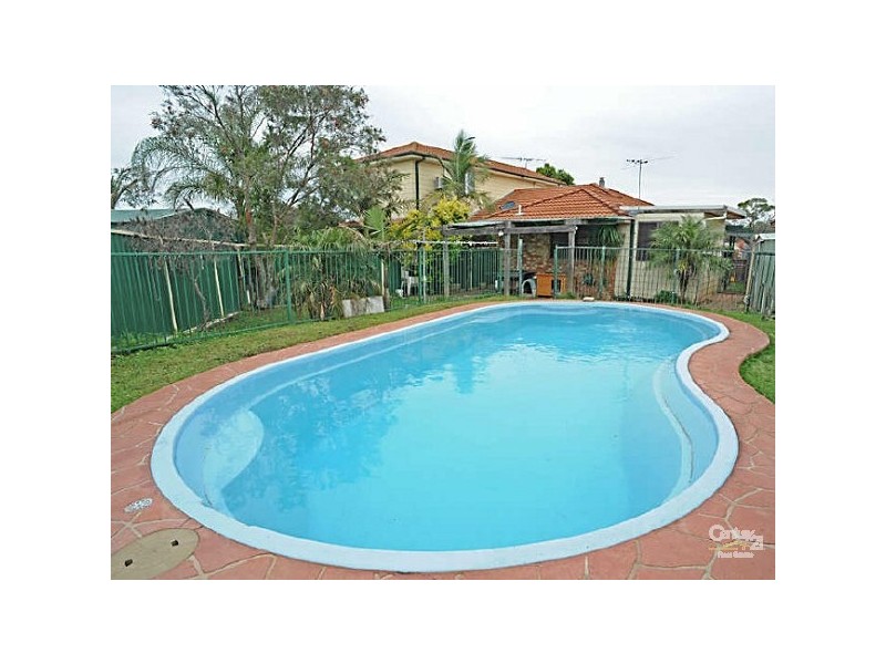 22 Campbell Close, Minto NSW 2566