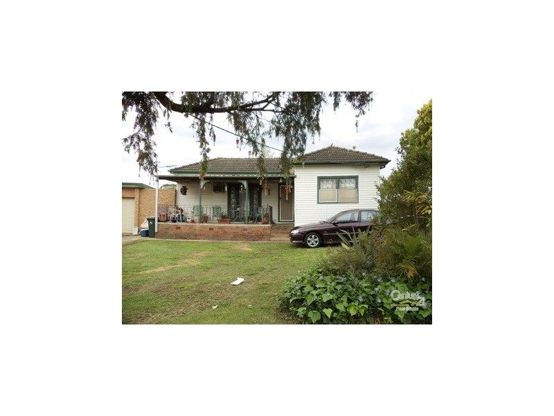 10 Alam Place, Campbelltown NSW 2560