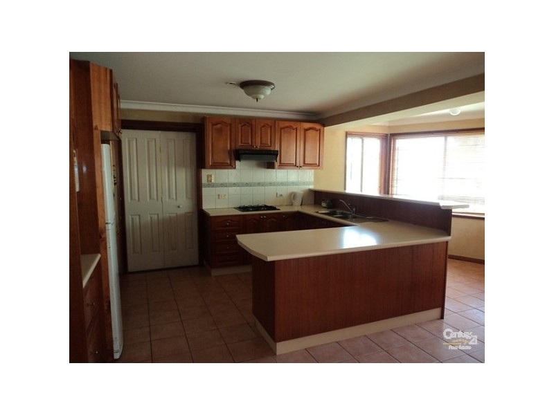 10 Woolmers St, Glen Alpine NSW 2560