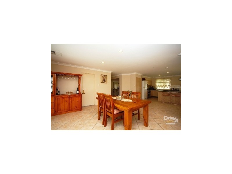 40 Englorie Park Drive, Glen Alpine NSW 2560