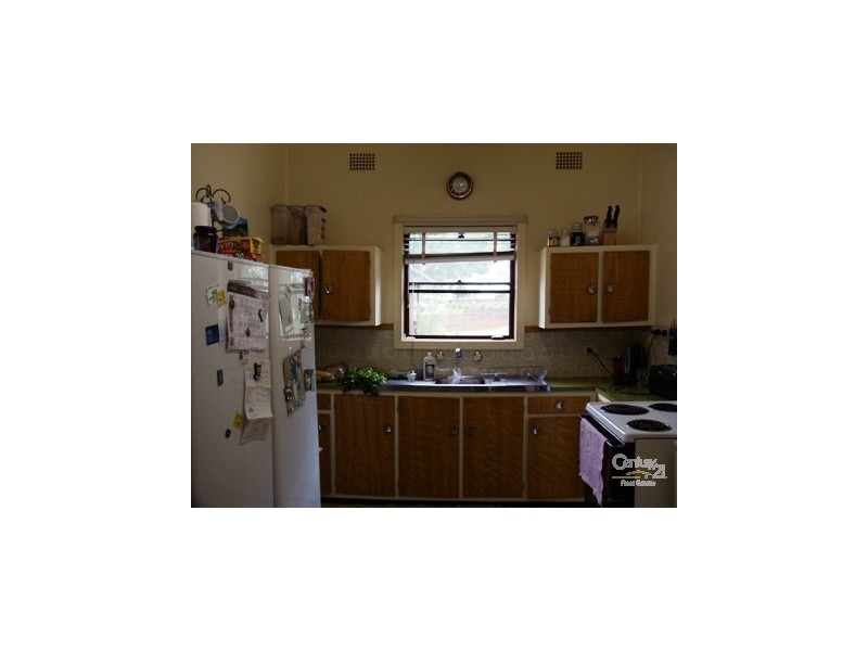 40 Farnsworth Avenue, Campbelltown NSW 2560