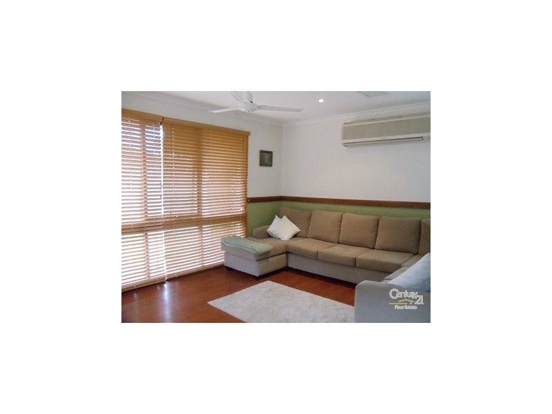 3 Woodlands Road, St Helens Park NSW 2560