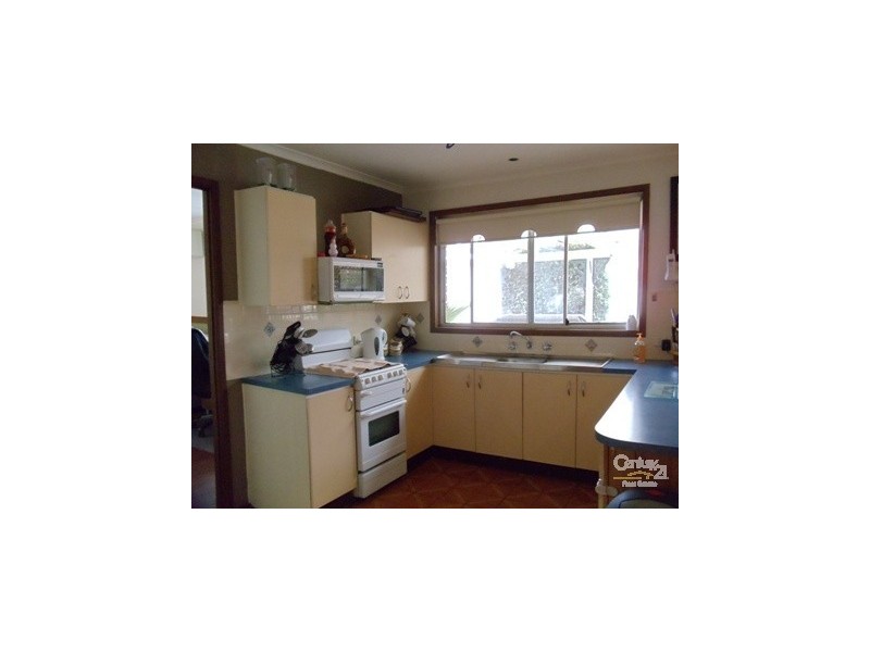 3 Woodlands Road, St Helens Park NSW 2560