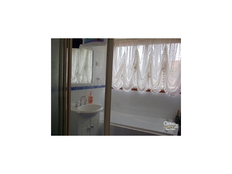 3 Woodlands Road, St Helens Park NSW 2560
