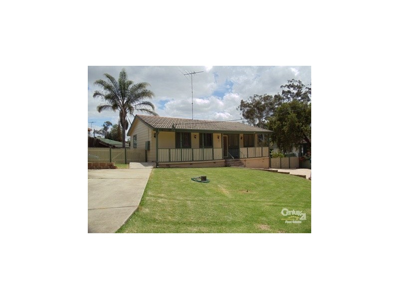 5 Edison Place, Leumeah NSW 2560