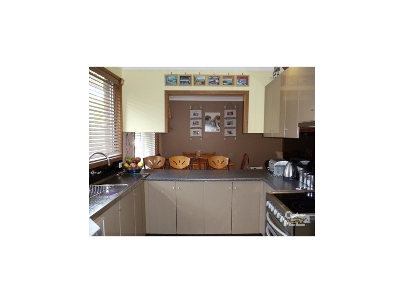 6 Trabb Place, Ambarvale NSW 2560