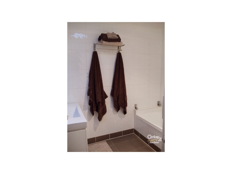 6 Trabb Place, Ambarvale NSW 2560