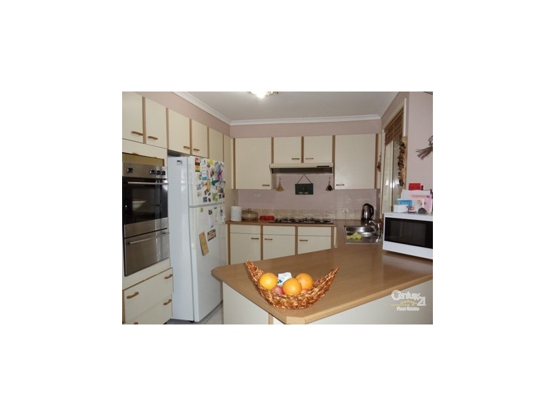 4 Iras Place, Rosemeadow NSW 2560