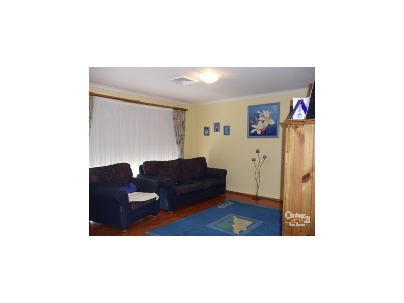 4 Iras Place, Rosemeadow NSW 2560