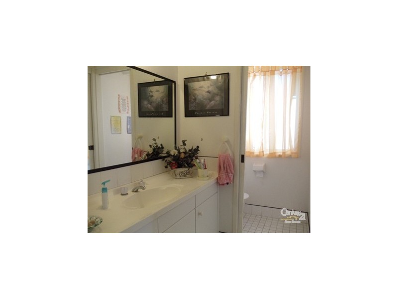 4 Iras Place, Rosemeadow NSW 2560