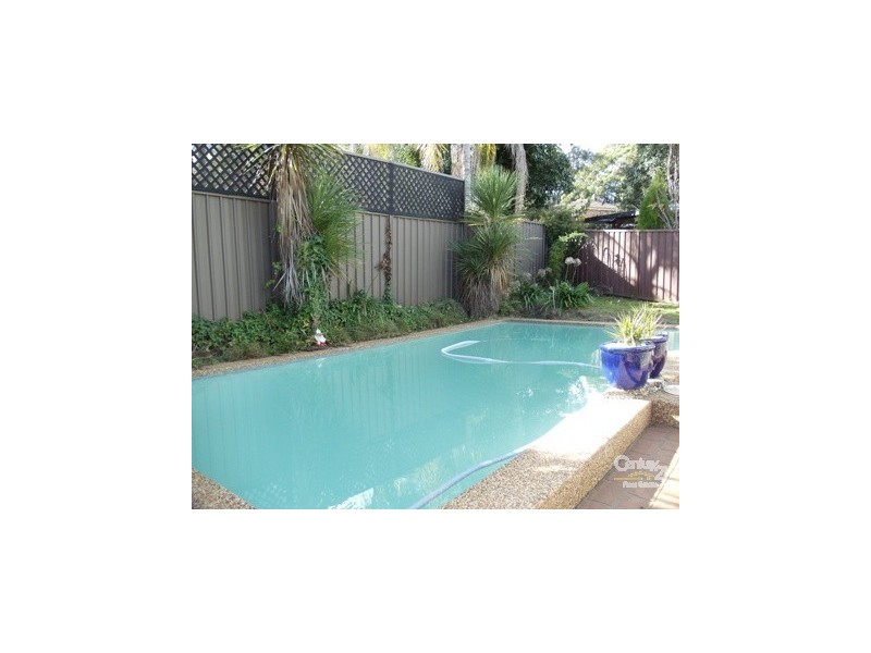 28 Pinaroo Crescent, Bradbury NSW 2560