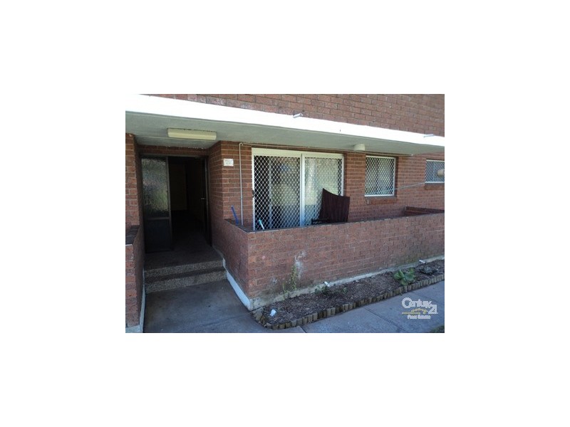 8/18 Westmoreland Road, Minto NSW 2566