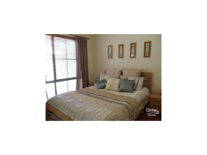 10 Lissanthe Street, Mount Annan NSW 2567