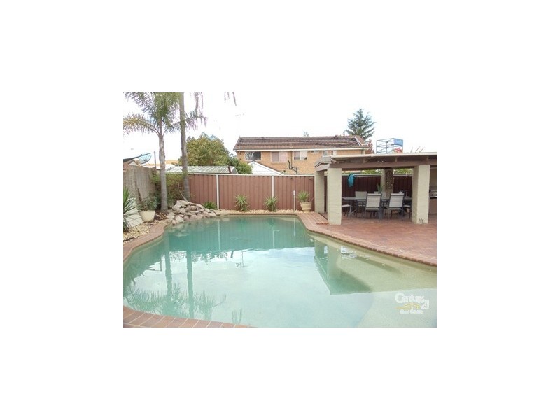 8 Leadenham Place, Chipping Norton NSW 2170