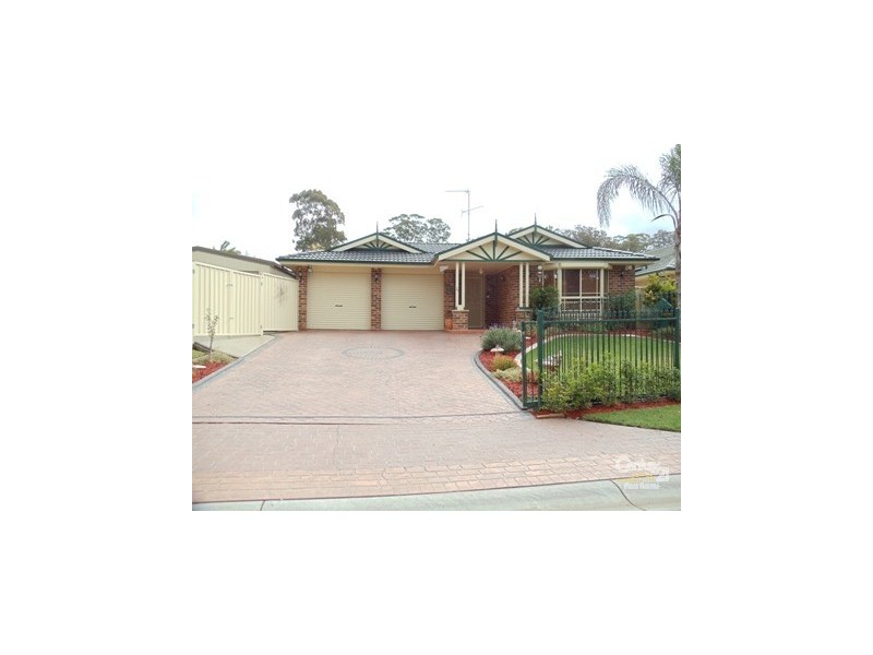 4 Litchfield Place, St Helens Park NSW 2560
