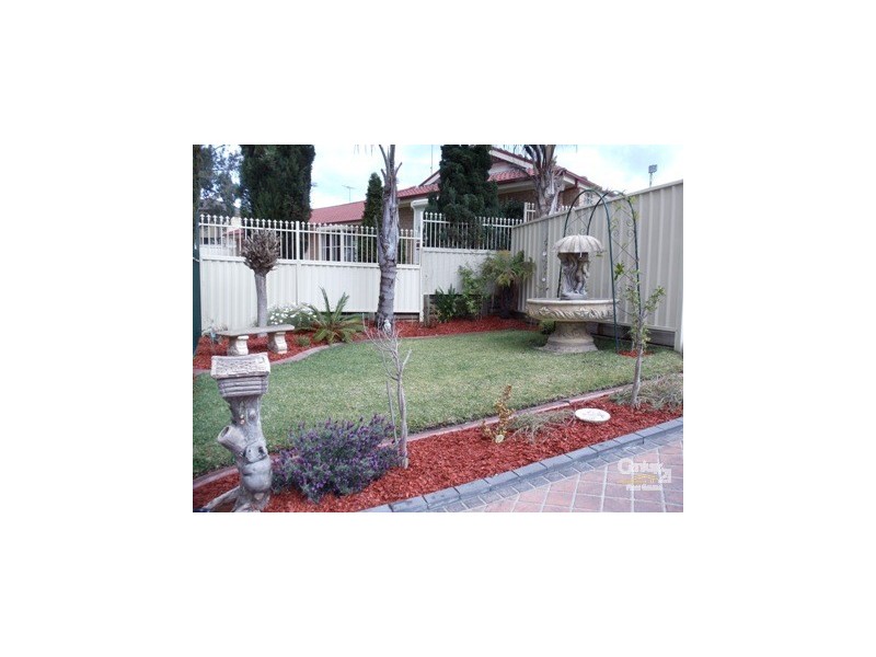 4 Litchfield Place, St Helens Park NSW 2560